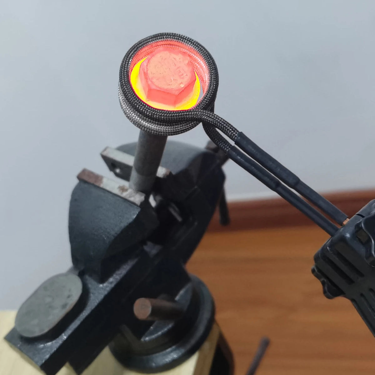 ZASBIN Handheld Induction Screw And Bolt Remover